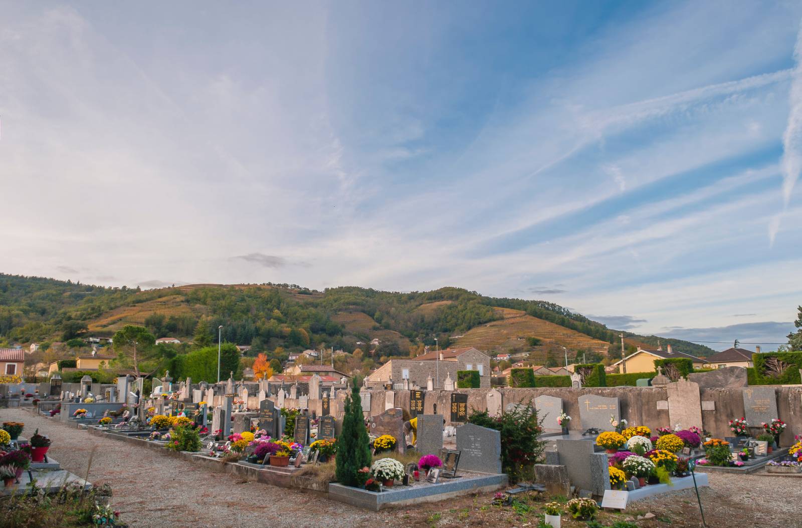 Planifier une inhumation à Lyon, quelles pompes funèbres autour de moi ?